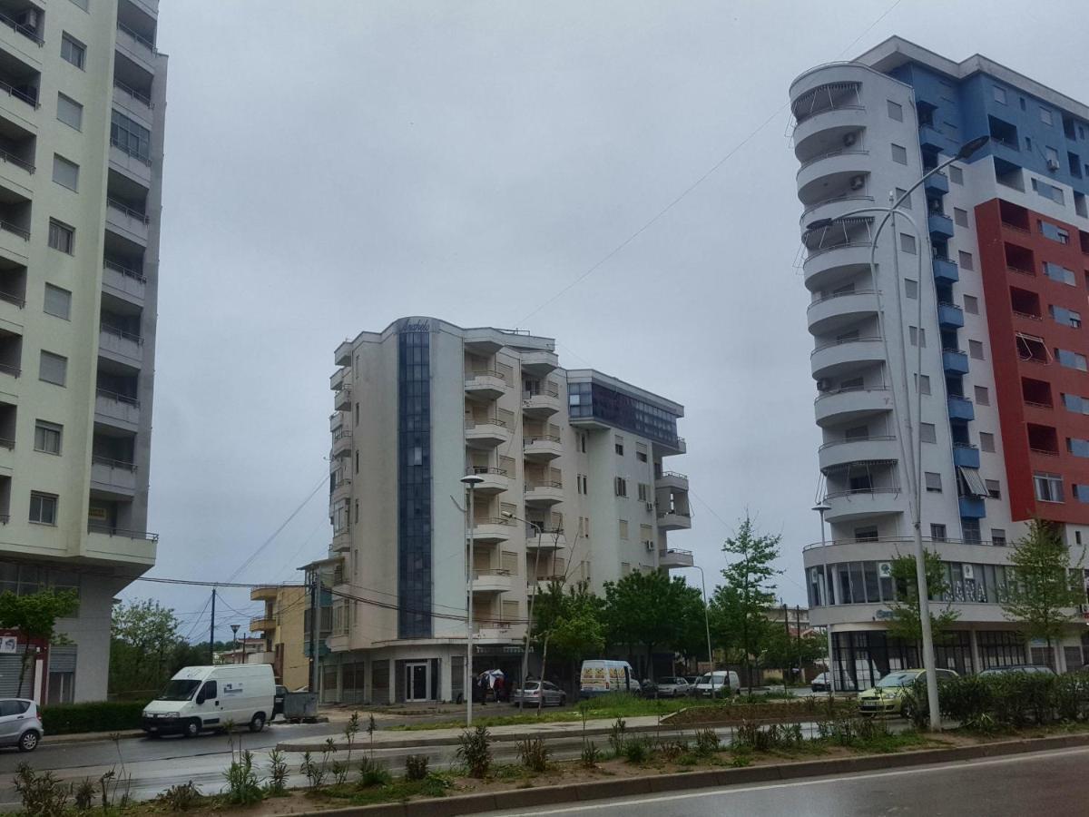 VlorëCasa Al Centroアパートメント エクステリア 写真